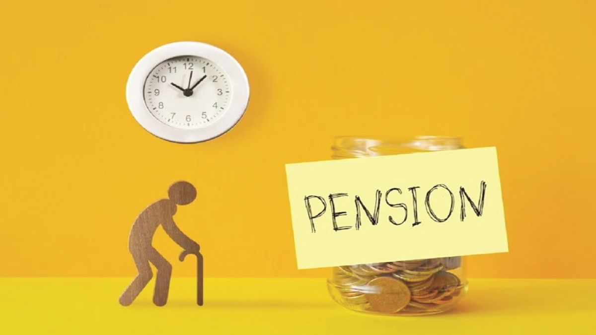 পেনশন আইন থাকলেও কমছে না ভোগান্তি